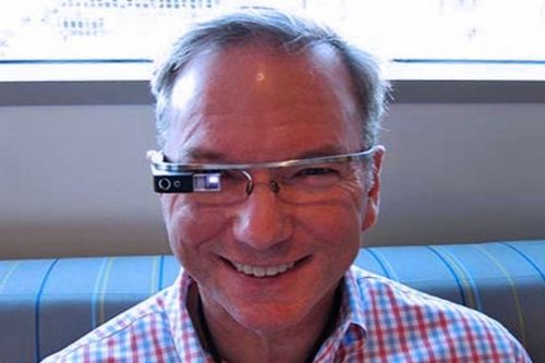 谷歌董事長:一年后消費者才能用上Goolge Glass